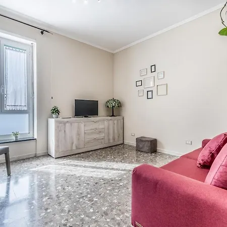 Typical House - Prenestina Apartment *